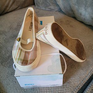 Roxy Size 7 Tan Plaid Flats